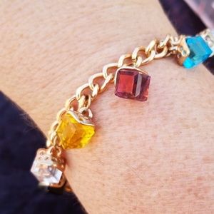 Adjustable charm bracelet
